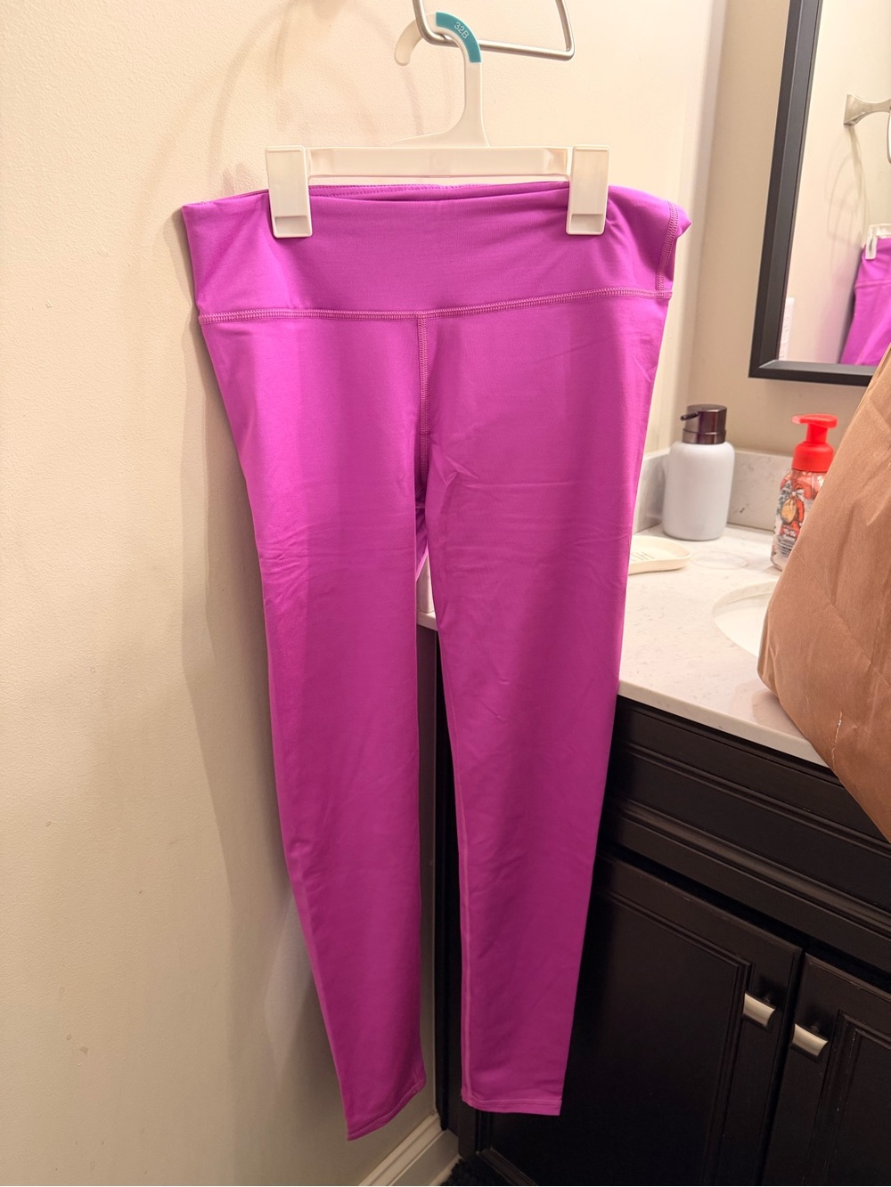 Fabletics Vibrant Raspberry Active Leggings